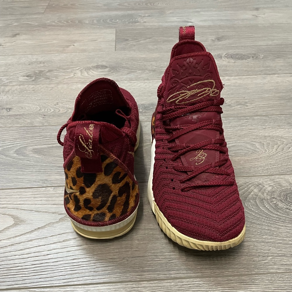 NIKE LEBRON 16 "KING" – SIZE 8 – RED / GOLD / LEOPARD PRINT‎ – GOOD CONDITION